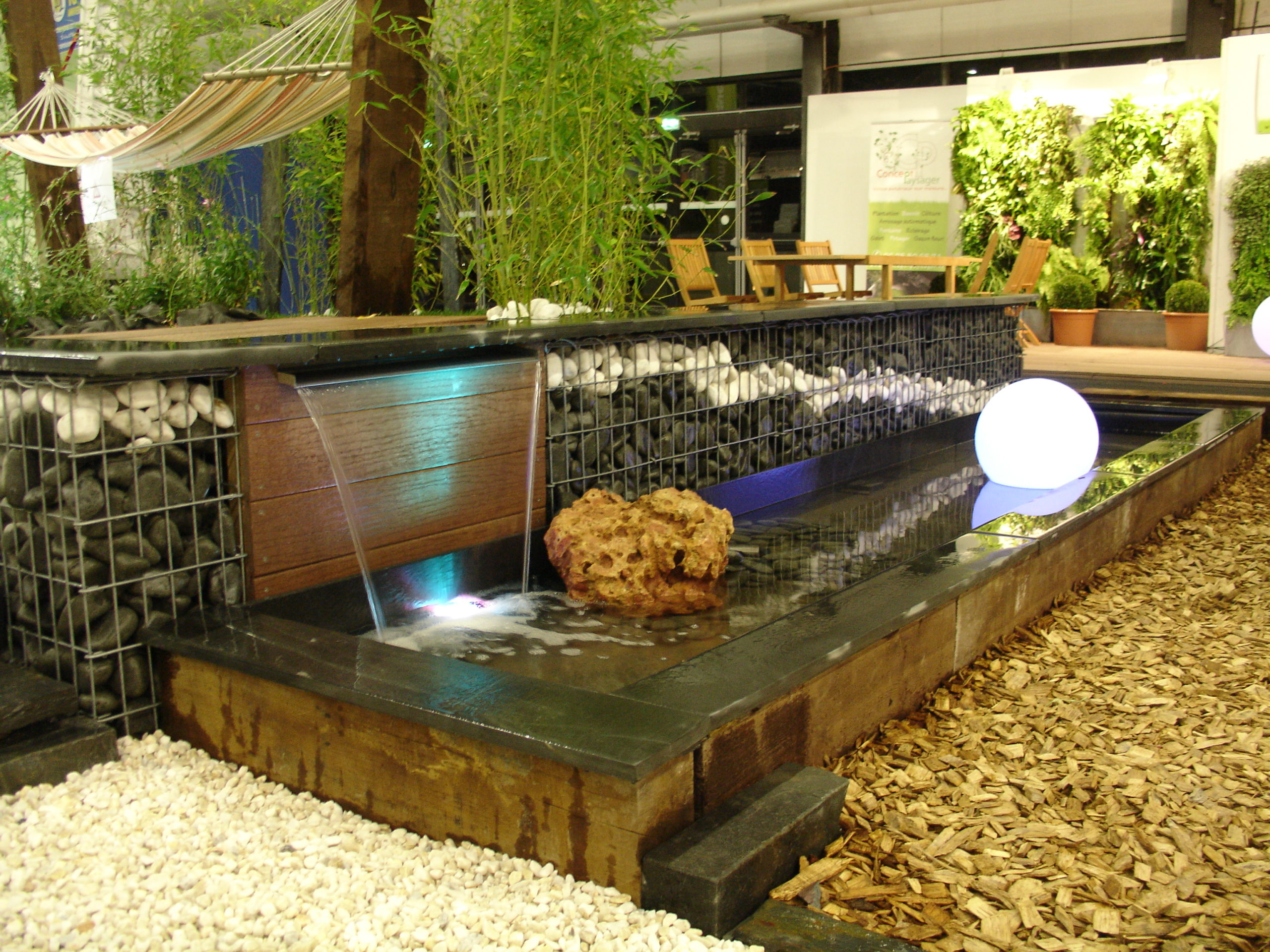 Bassin et lame d'eau pour Conforexpo 2012