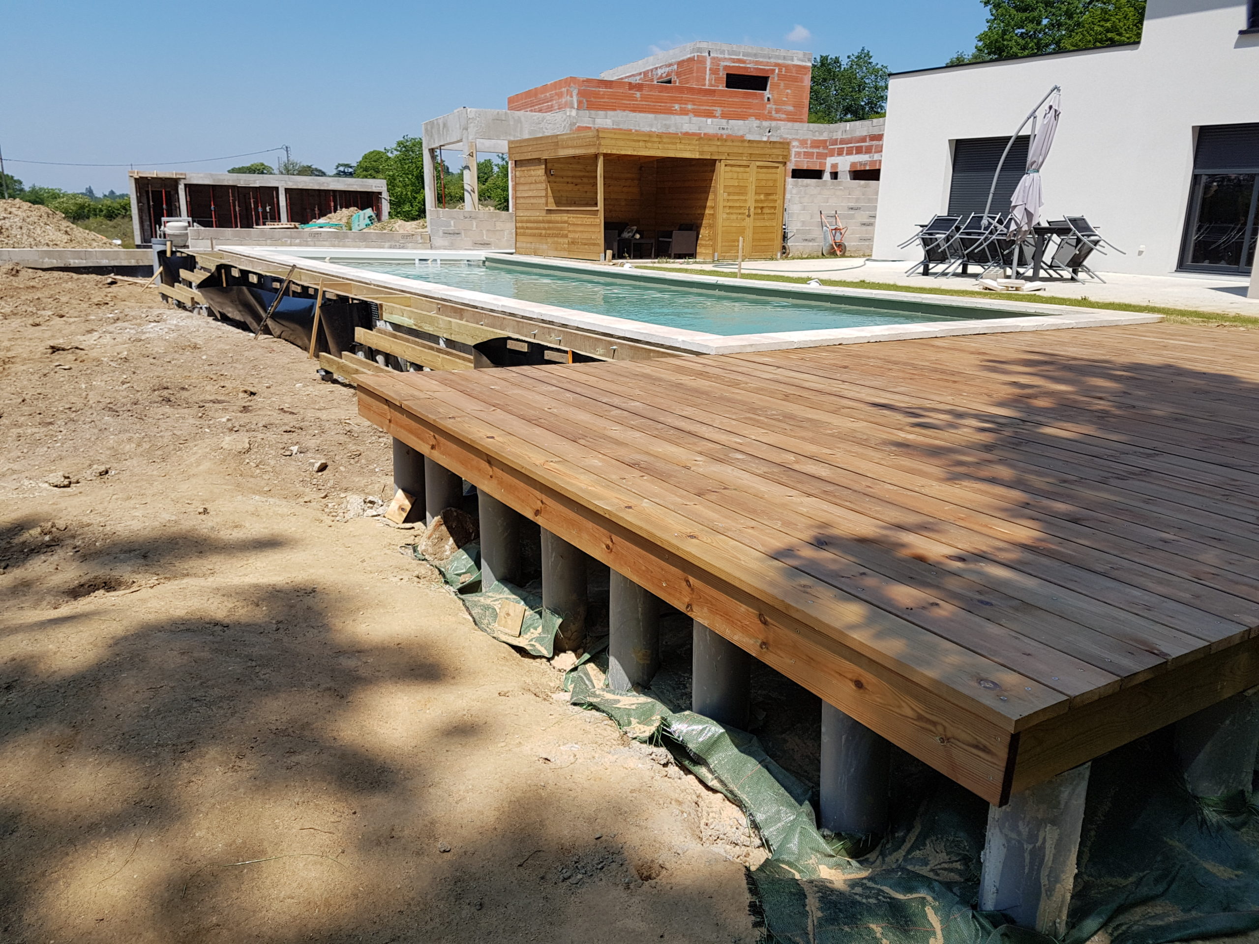 Terrasse en pin sur pilotis