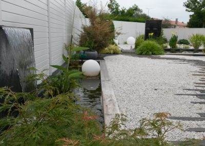 Détail de l'érable et de la lame d'eau