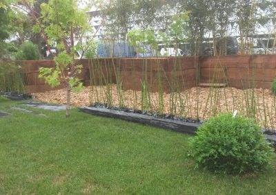 Construction des jardinières en traverses de chêne