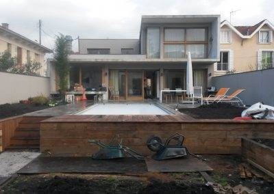 Mise en place du terreau dans toutes les fosses et la jardinière potager
