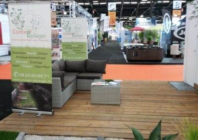 Salon de jardin Hespéride bien installé sur cette jolie terrasse en pin