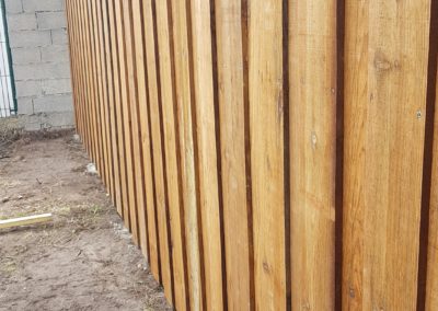 Détail de la clôture asymétrique
