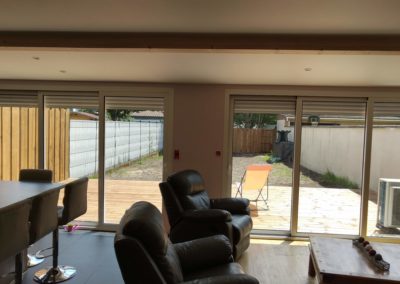 Vue de l'intérieur sur le jardin