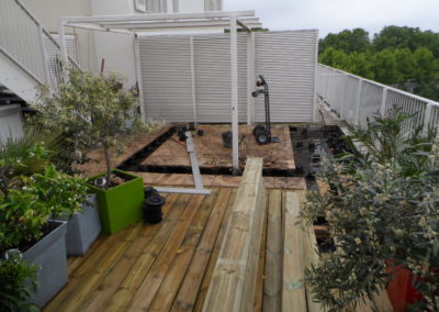 Finition de la terrasse en pin