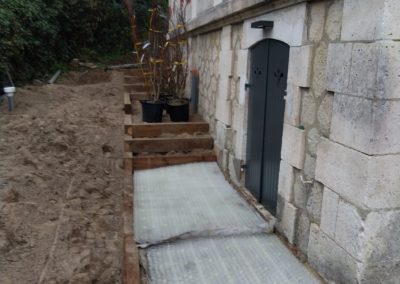 L'escalier est quasiment prêt à recevoir les graviers