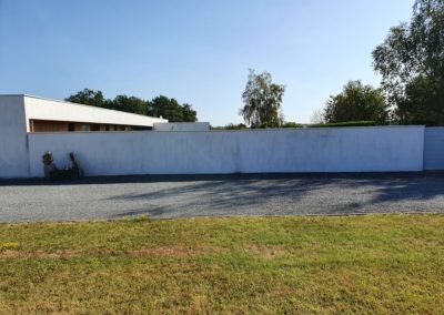 Le mur d'entrée, avant.