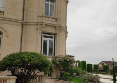 Le massif d'entrée du château